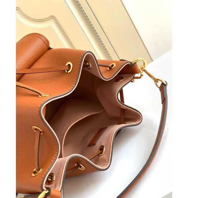 2110YA0037 Bags LV 0712